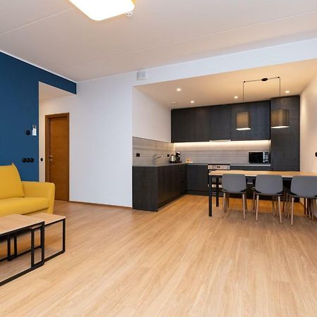 Self-Check-In 2 Bedroom Apartment With A Terrace And Free Parking Талин Екстериор снимка